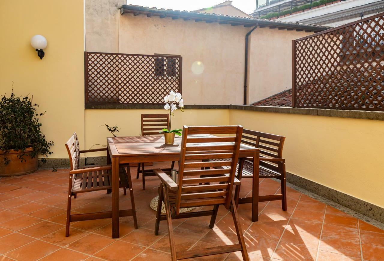 Pandy Suite Rome Room photo